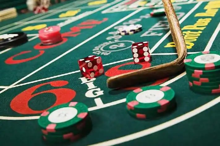 Tampilan permainan Casino Hold'em di slot 1121 dengan antarmuka pemain yang jelas