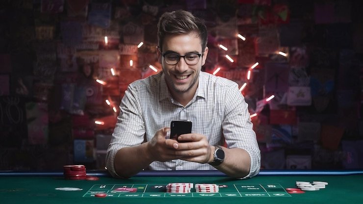 Aplikasi authenticator di ponsel menampilkan kode 2FA untuk verifikasi slot 1121